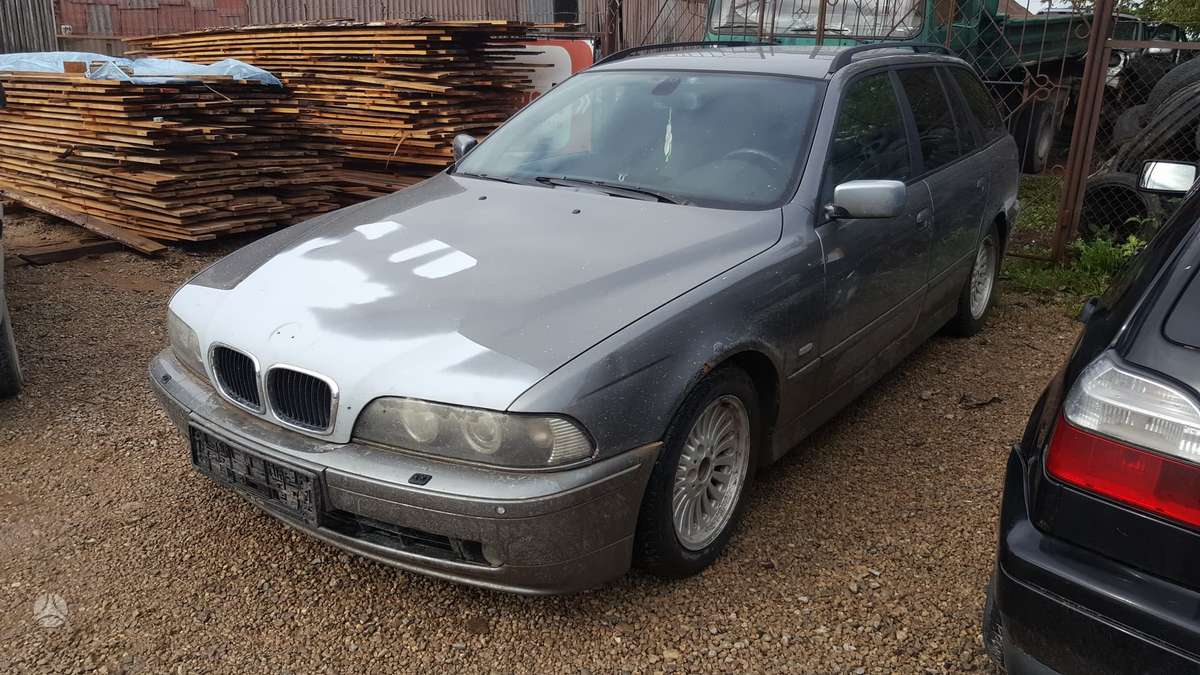 BMW 530