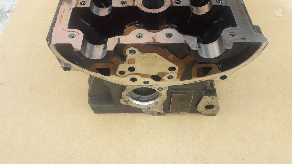 Volkswagen Golf, AXW, variklio detalės