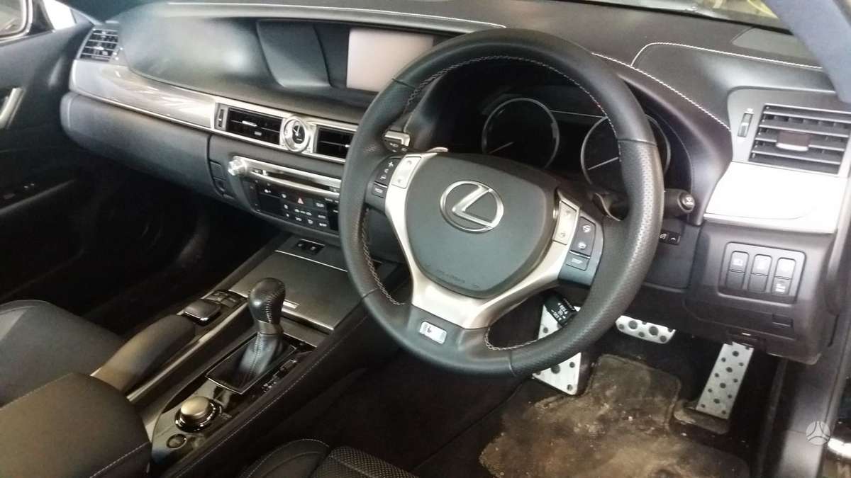 Lexus GS klasė Dalimis is anglijos