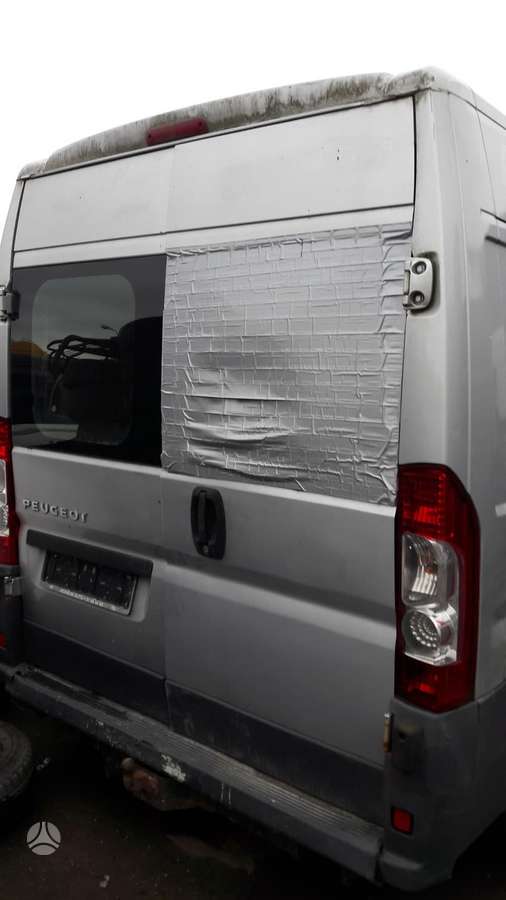 Peugeot Boxer, preču