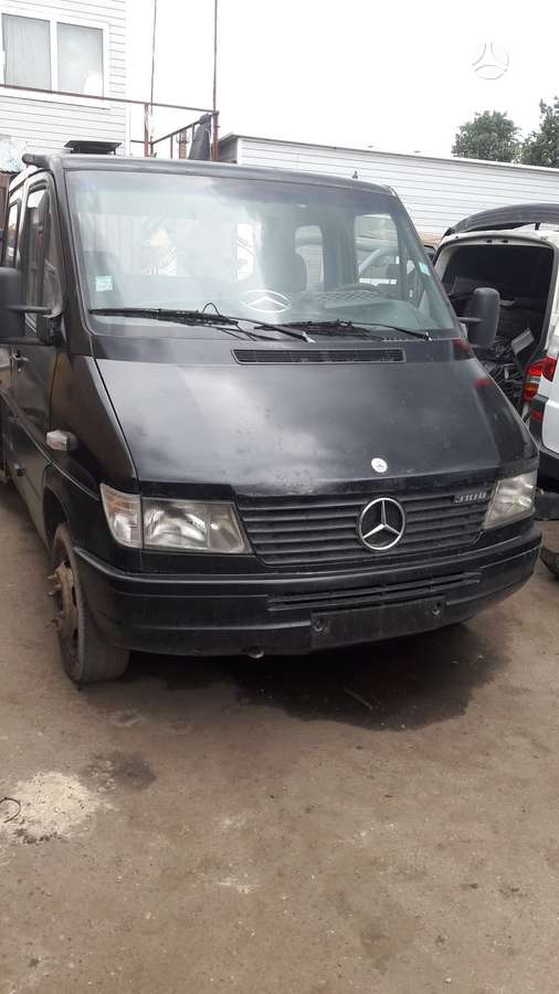 Mercedes-Benz 310, cargo vans