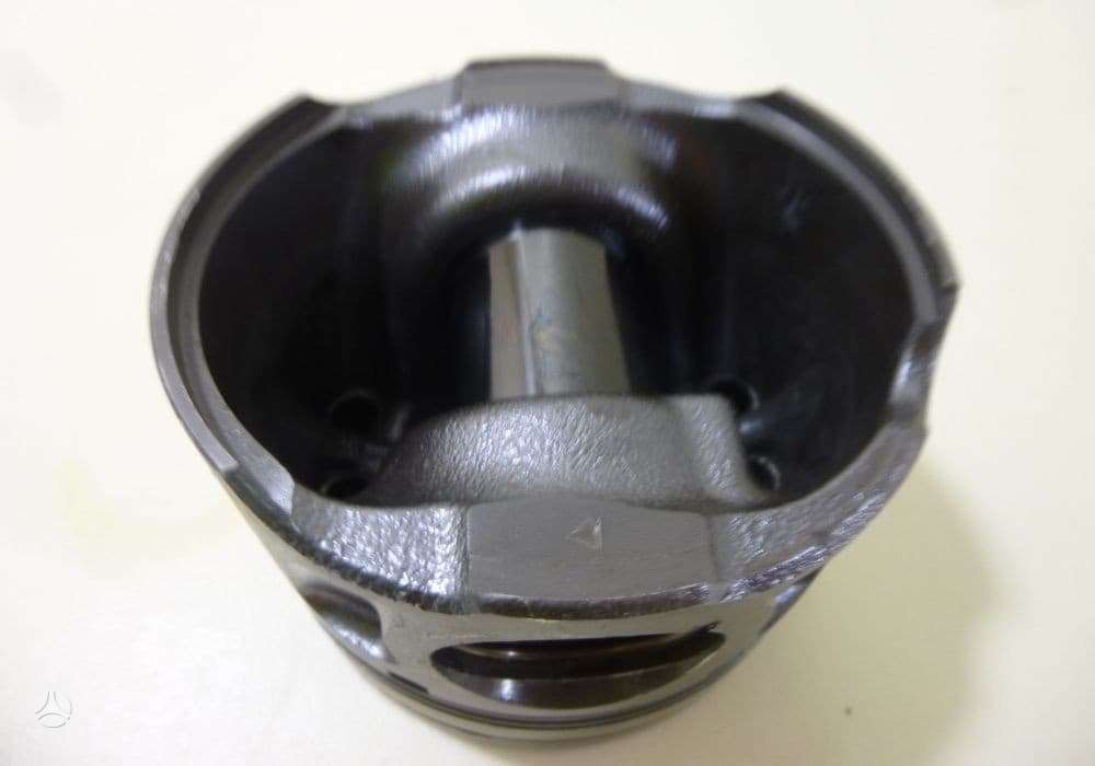 Land Rover Evoque crankshaft, pistons