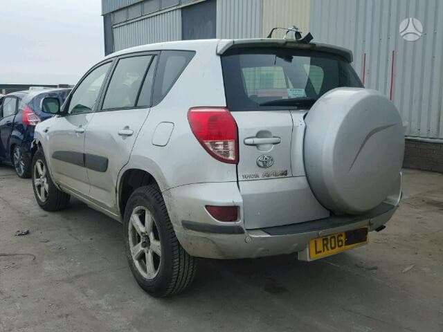 Toyota RAV4 dalimis