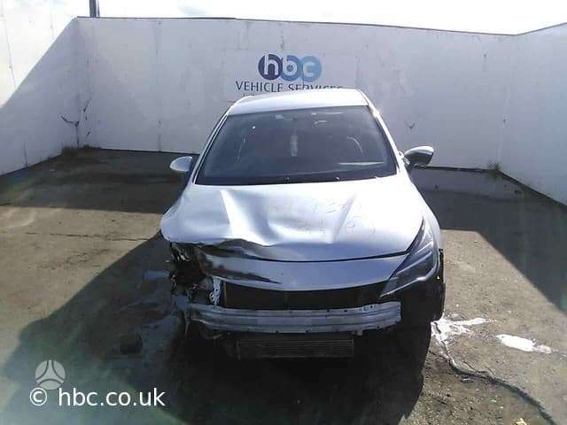 Opel Astra dalimis