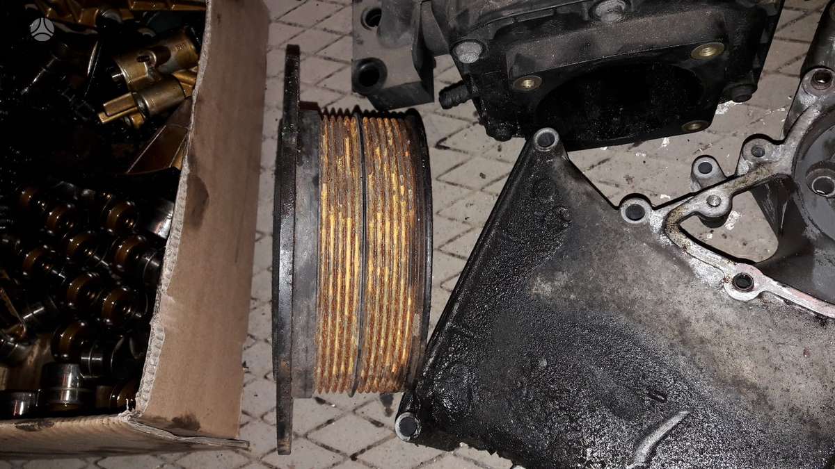 BMW X5, 448s2, engine parts