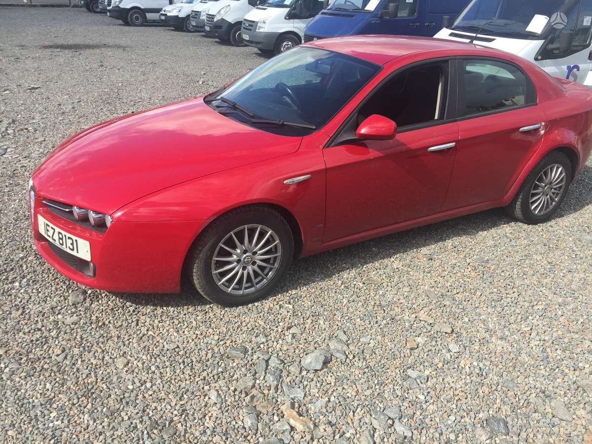 Alfa Romeo 159 dalimis