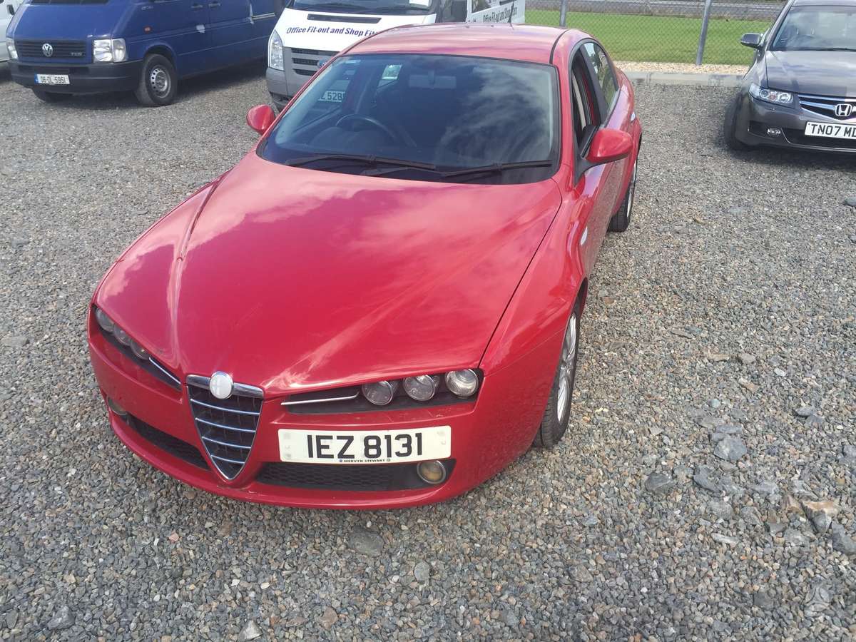 Alfa Romeo 159 dalimis