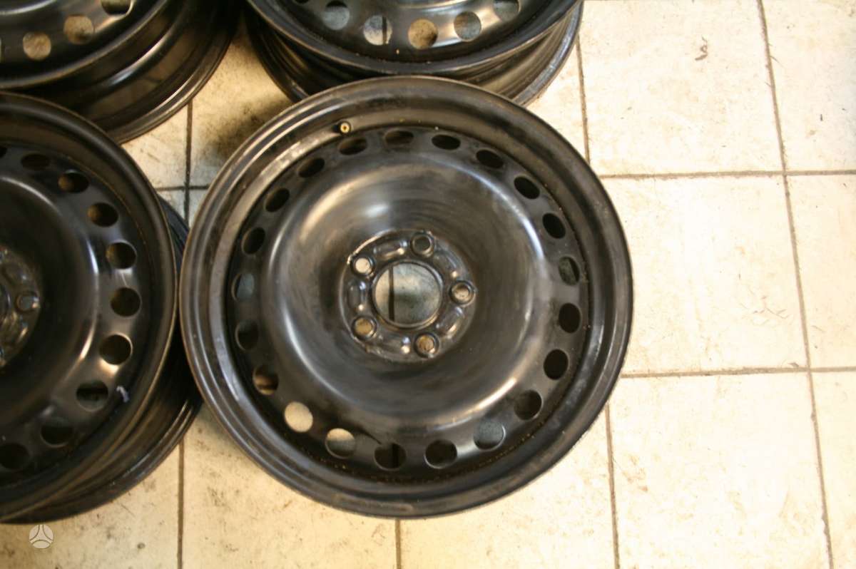 Ford, plieniniai štampuoti, R16