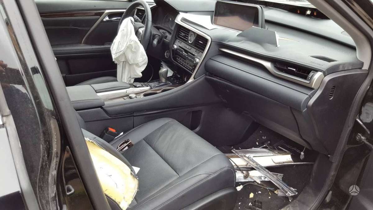 Lexus RX klasė dalimis. Usa