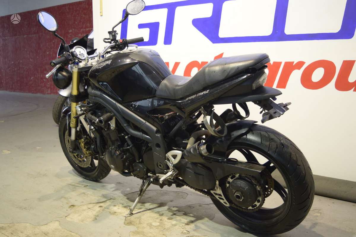 Triumph Speed Triple, street / klasikiniai