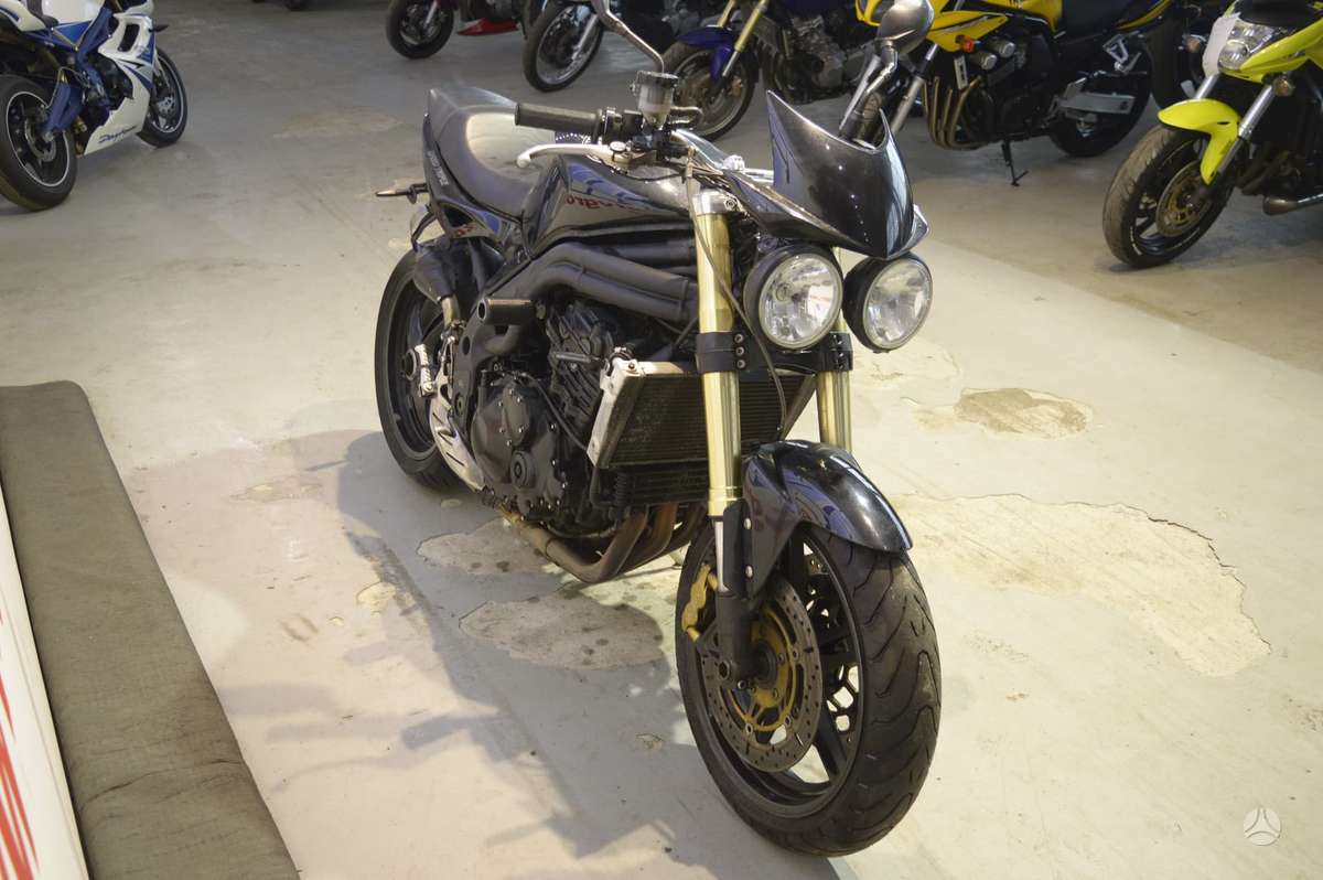Triumph Speed Triple, street / classic