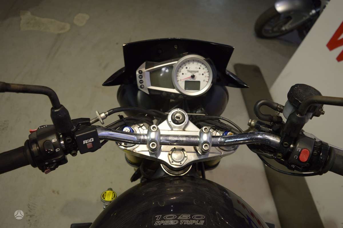 Triumph Speed Triple, street / classic