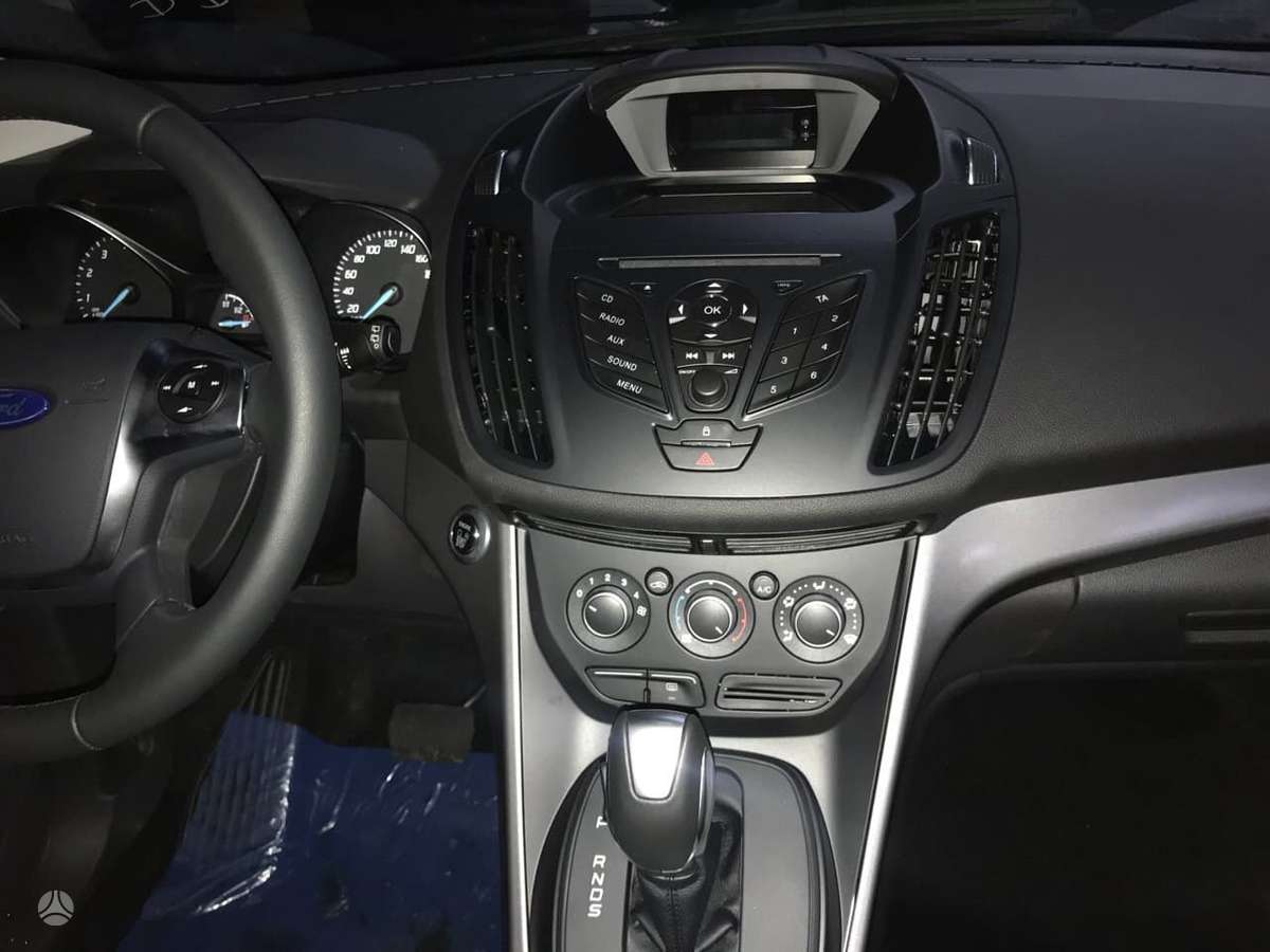 Ford Kuga dalimis. Automobilis dalimis