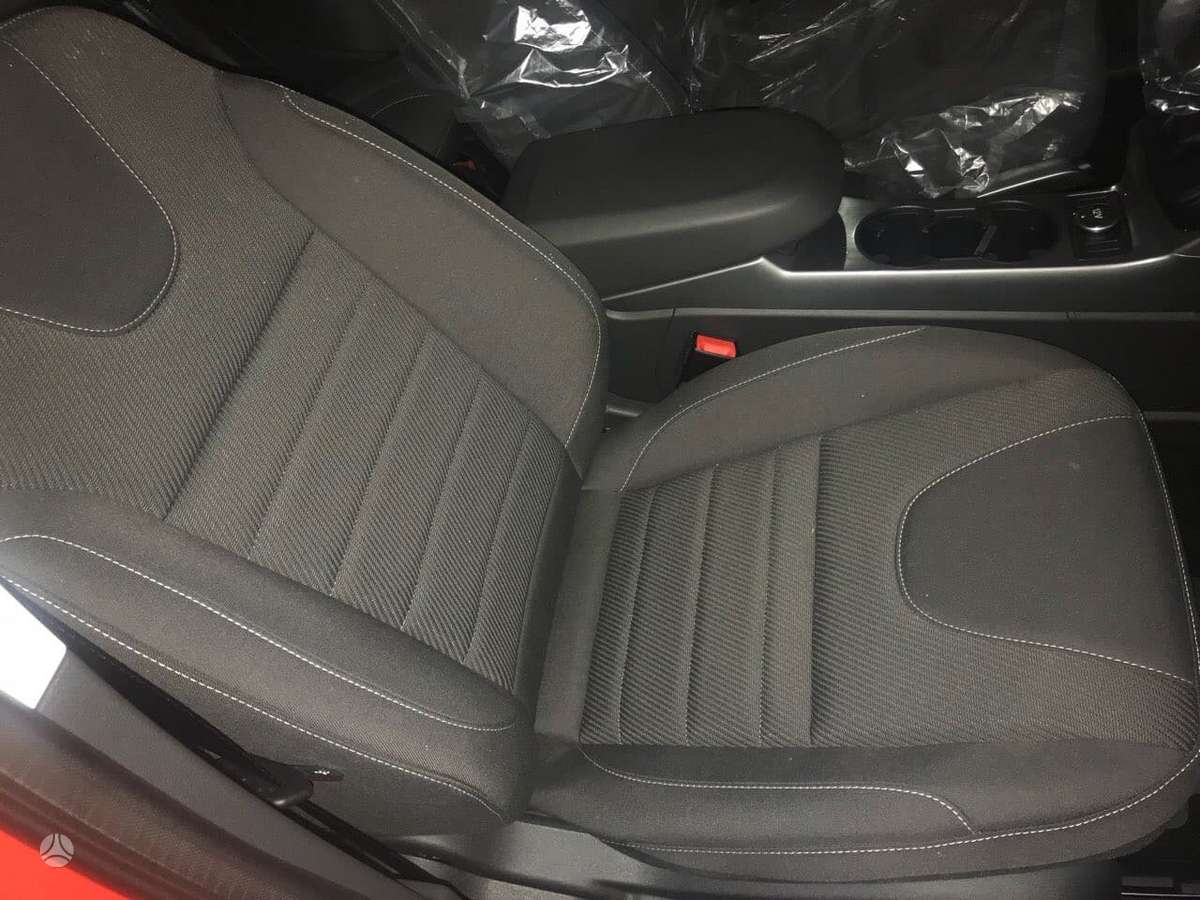 Ford Kuga dalimis. Automobilis dalimis