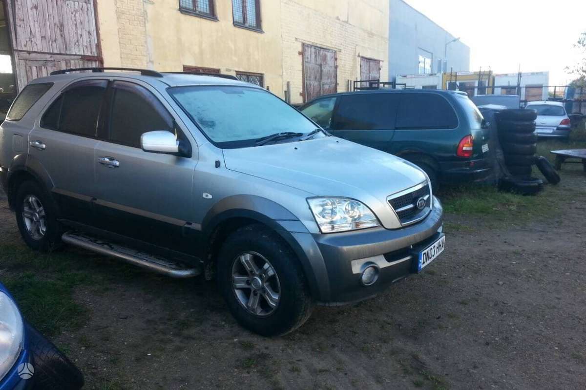 Kia Sorento dalimis. Automatas