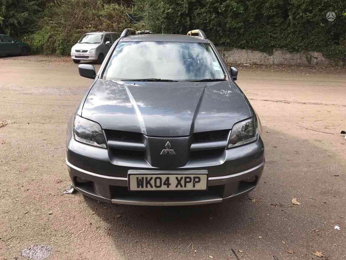 Mitsubishi Outlander dalimis. 2 4 benzinas
