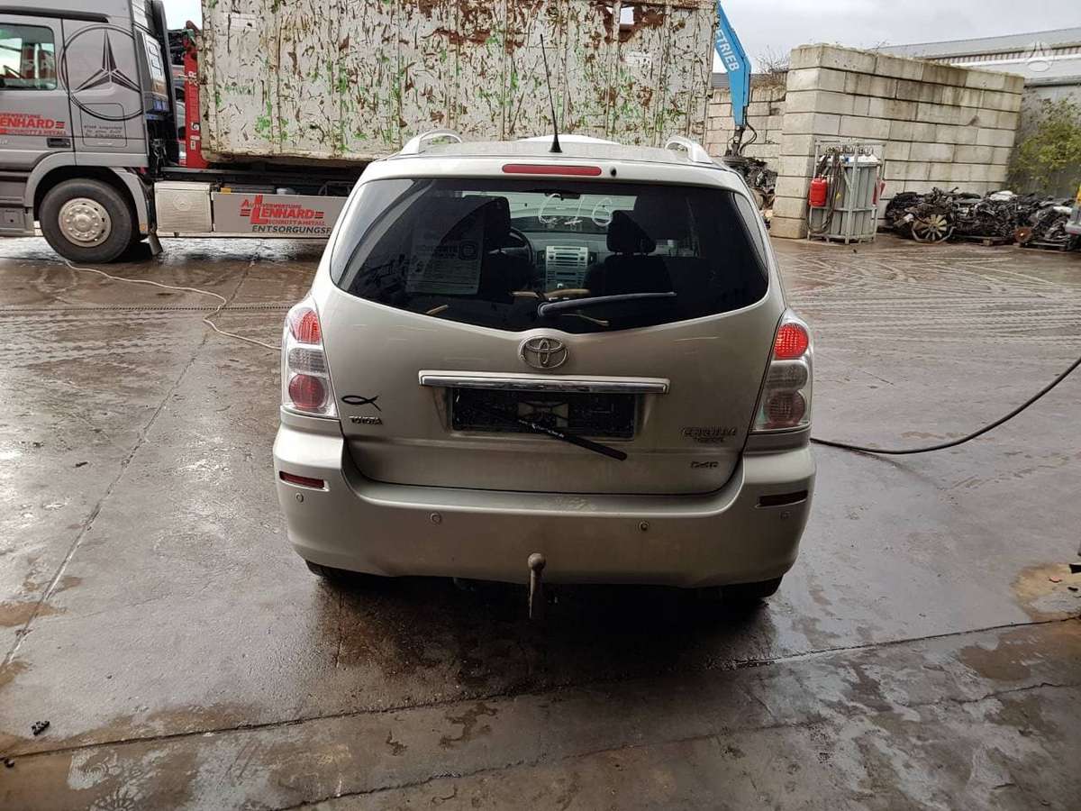 Toyota Corolla Verso rezerves daļās