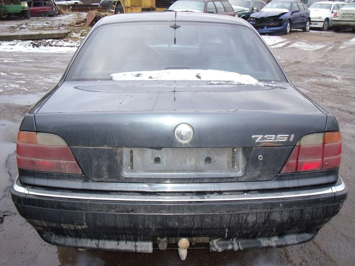 BMW 735 Dalimis