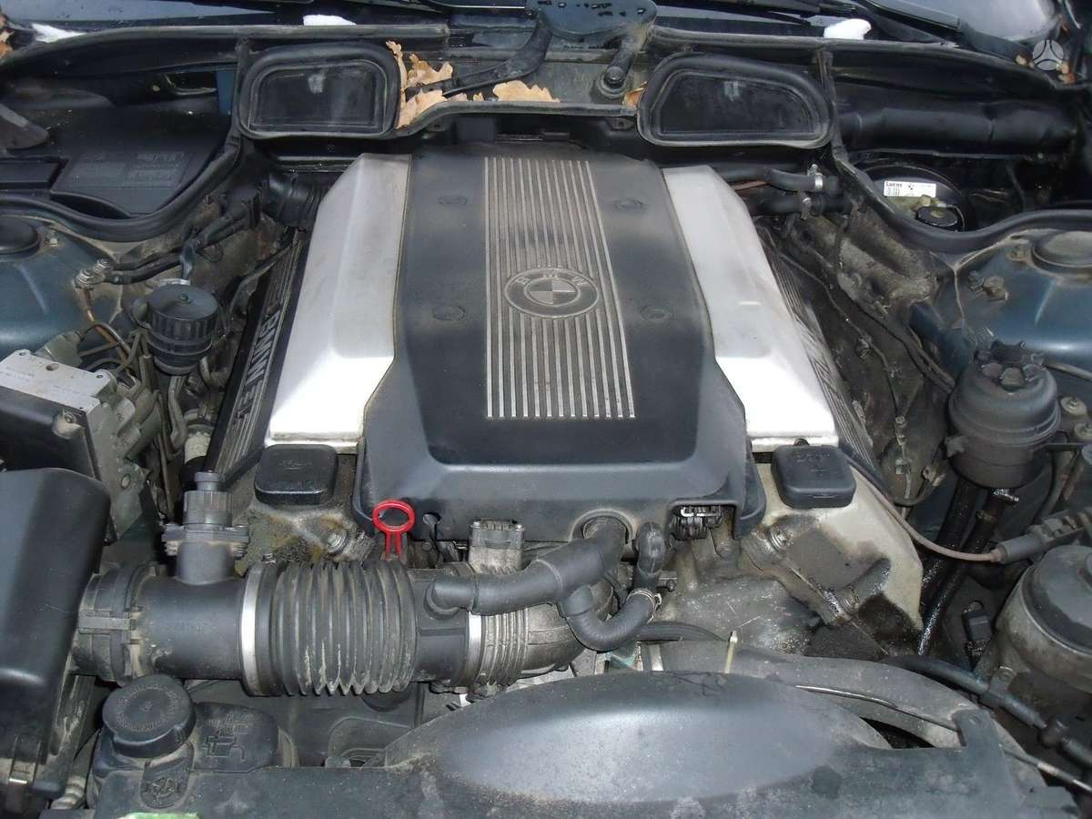 BMW 735 Dalimis