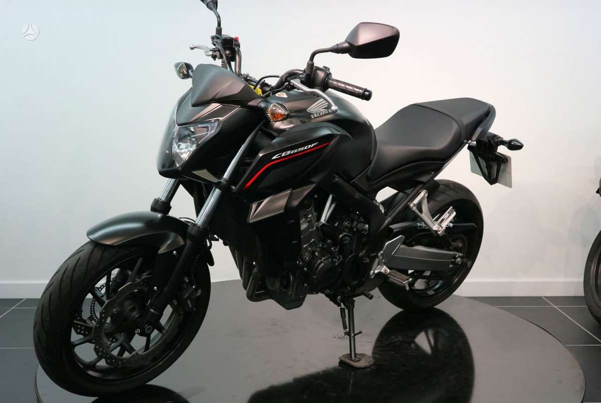 Honda CB, street / classic