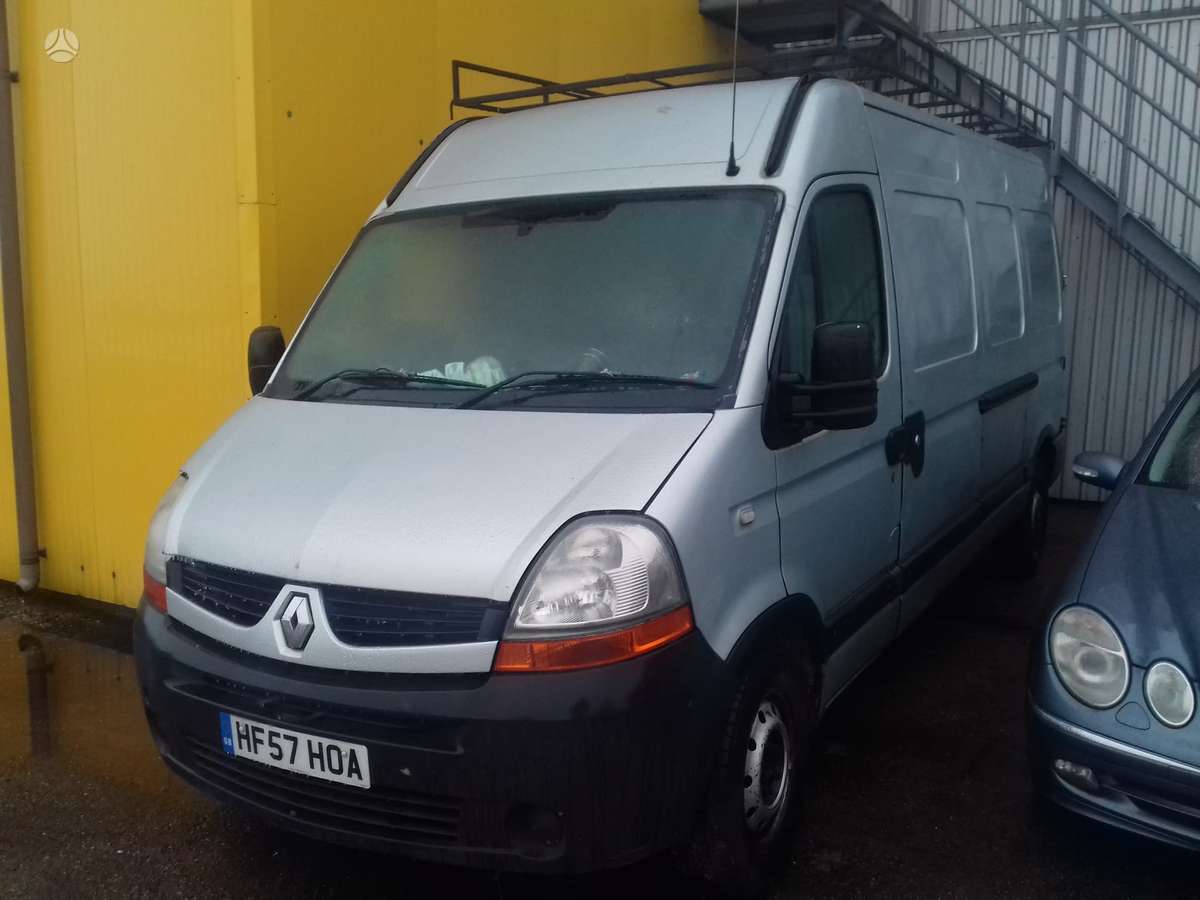Renault Master, preču