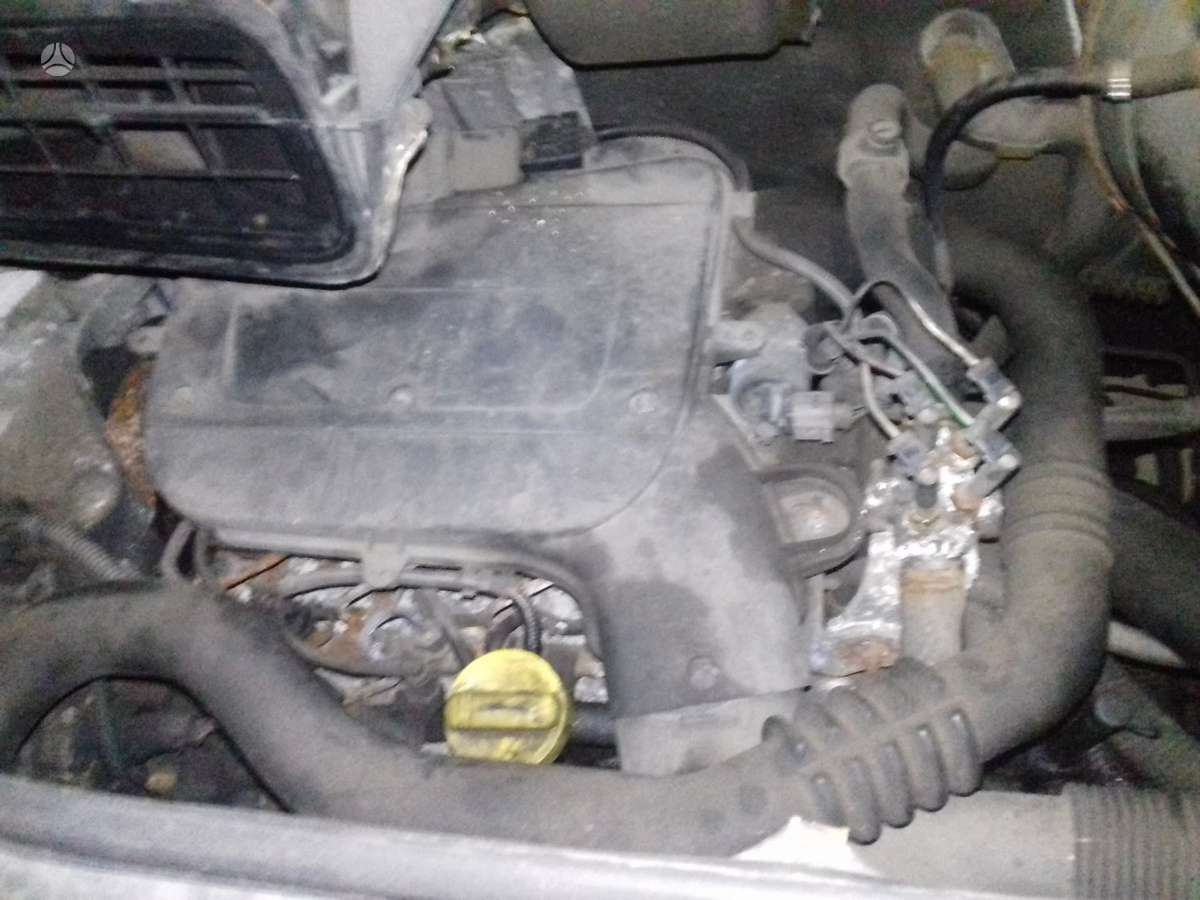 Opel Vivaro, грузовые микроавтобусы