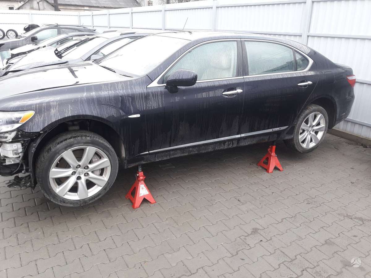 Lexus LS klasė ls 460 ls 600h long dalimis prof autodiagnostika reikiamas dali