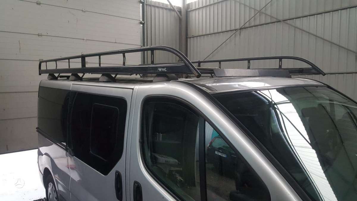 Renault Trafic, keleiviniai mikroautobusai