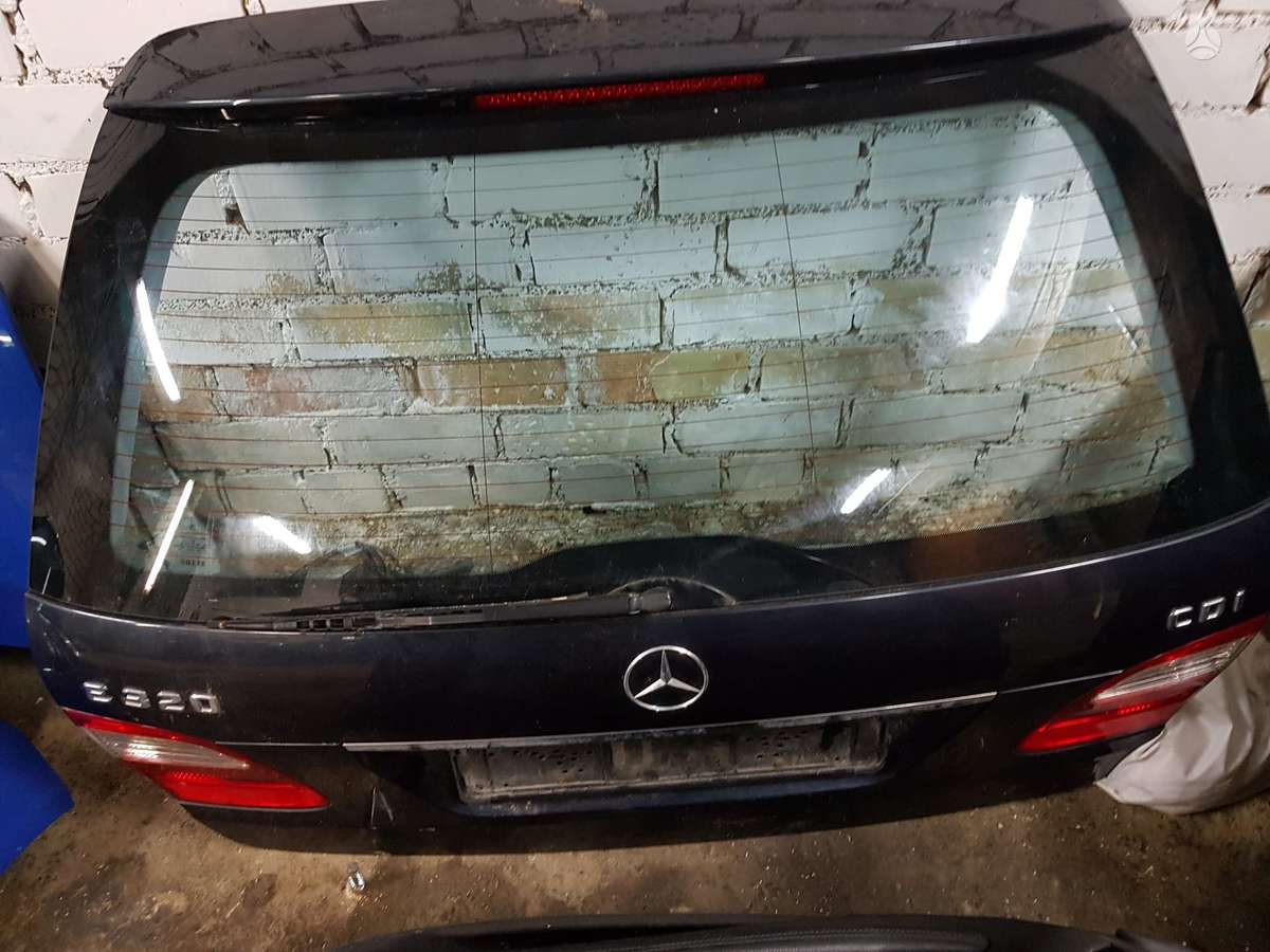 Mercedes-Benz 320