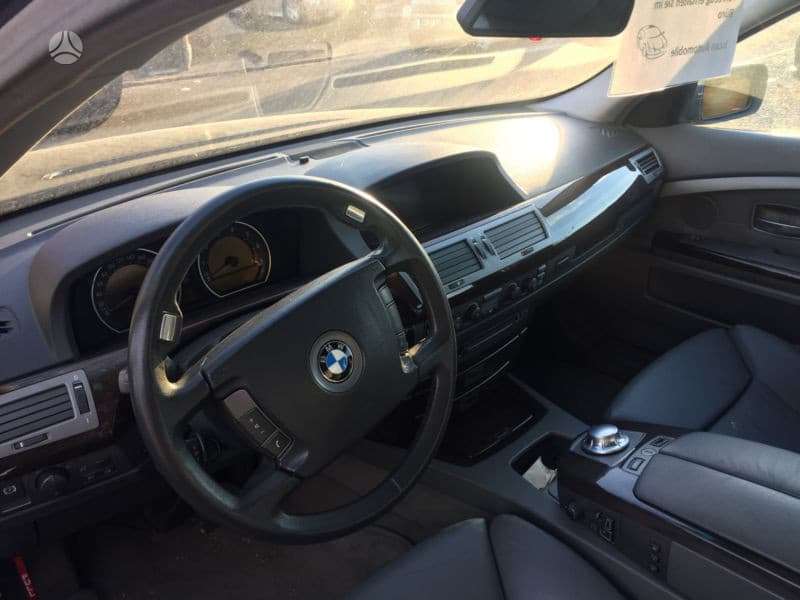 BMW 745 dalimis. Bmw 745i dalimis