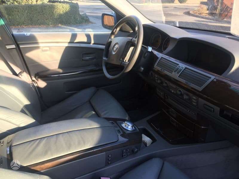 BMW 745 dalimis. Bmw 745i dalimis