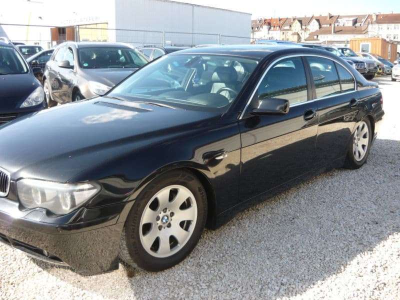 BMW 745 dalimis. Bmw 745i dalimis