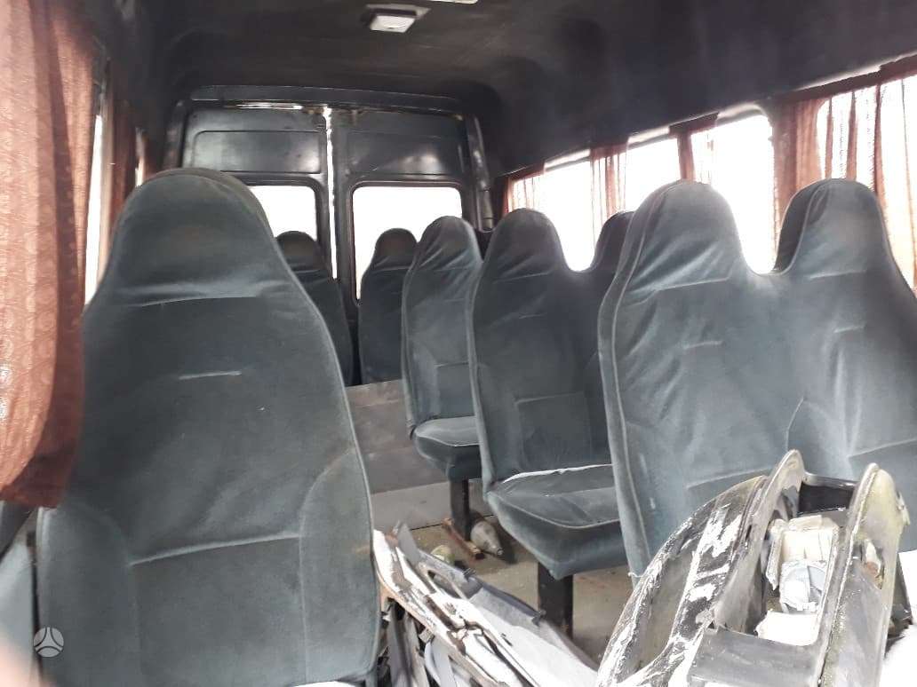 Mercedes-Benz 208D, passenger vans