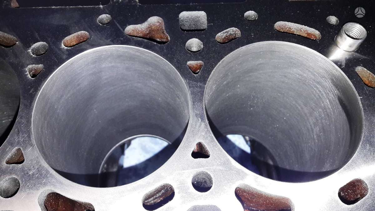 Ford Transit variklio detalės