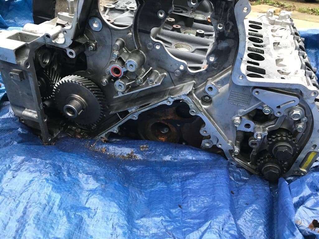 Nissan Navara, Ys23, variklio detalės