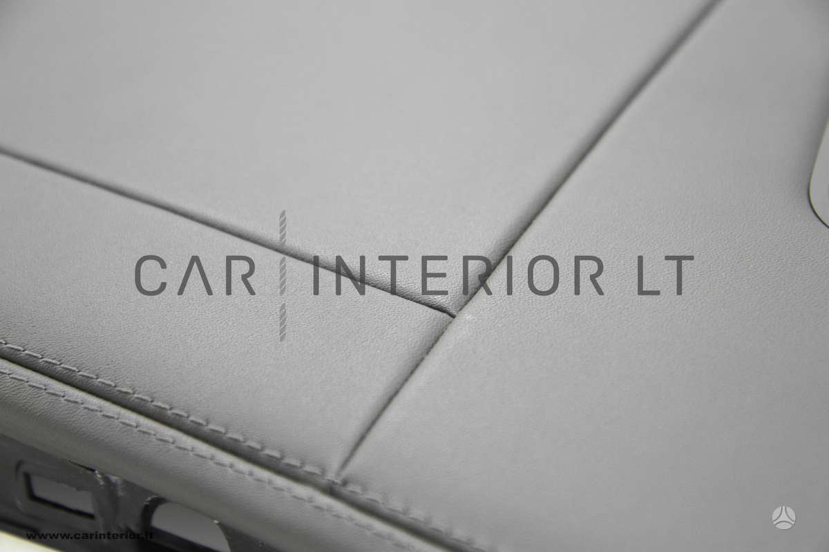 Jaguar XF salono detalės