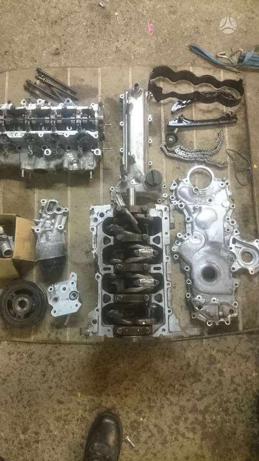 Toyota Yaris детали двигателя