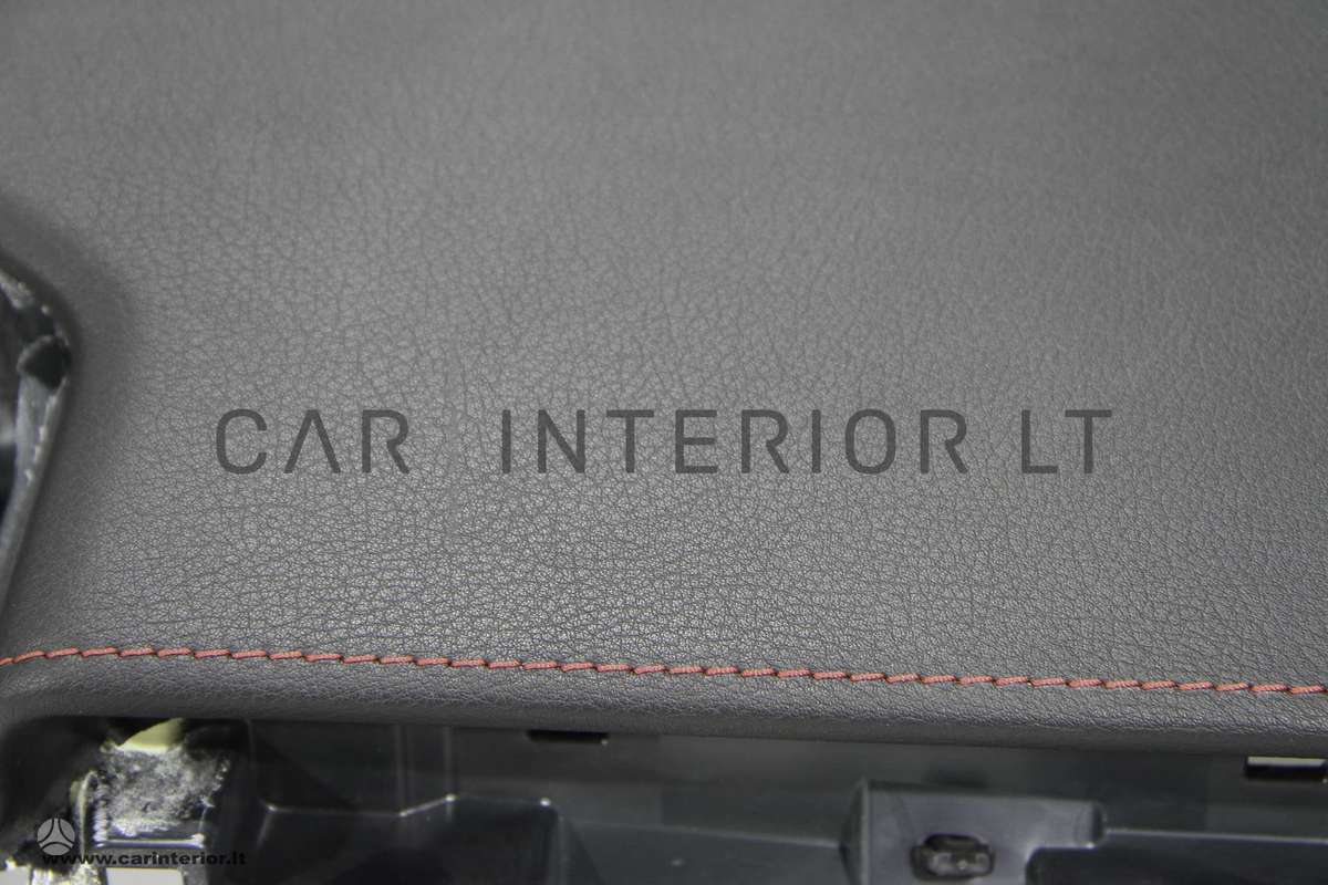 Lexus -kita- salono detalės