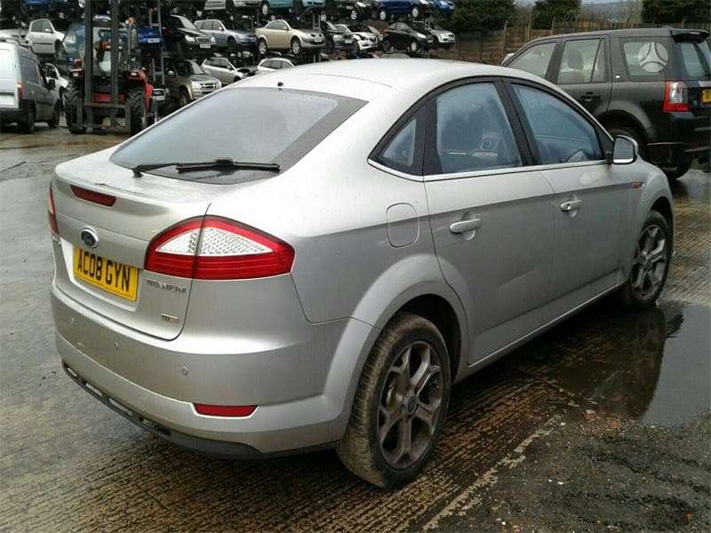 Ford Mondeo rezerves daļās.