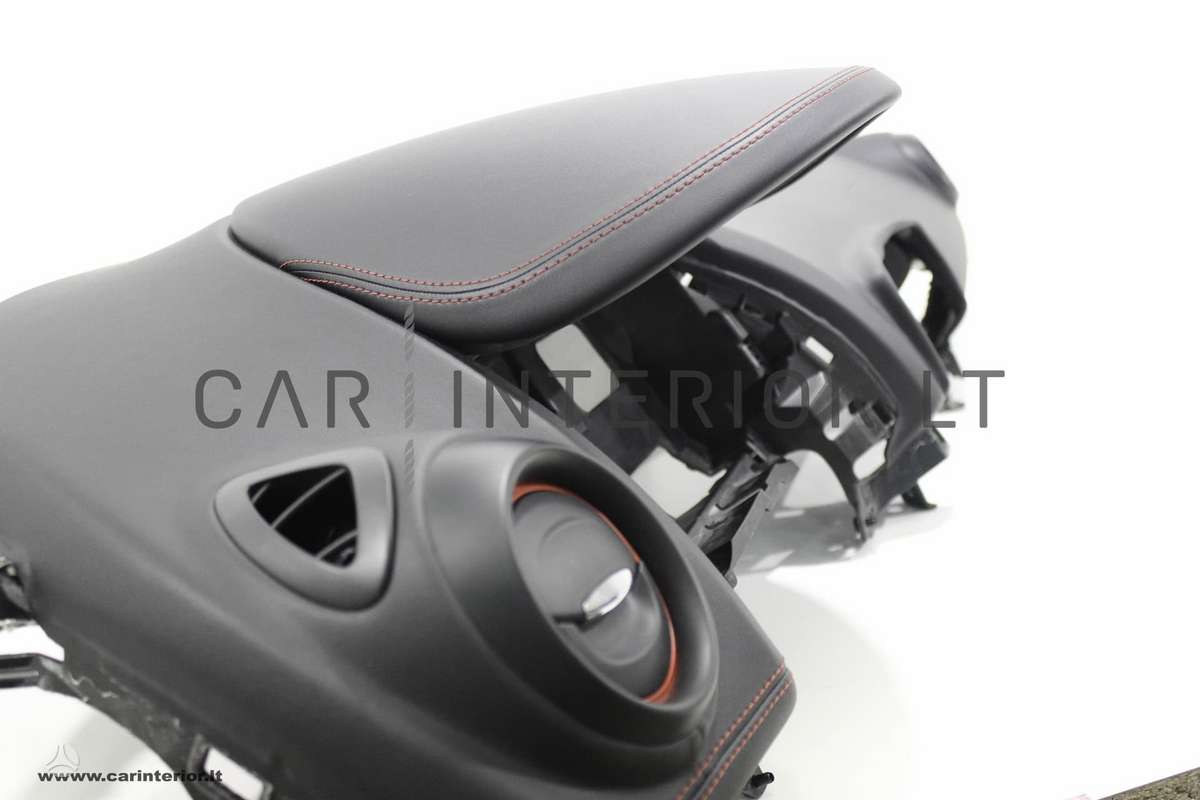 Renault Clio salono detalės