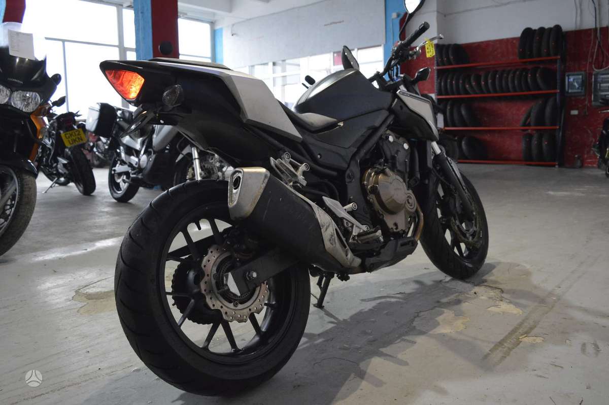 Honda CB, street / classic