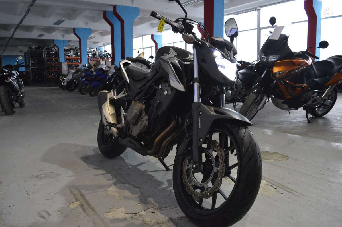 Honda CB, street / classic