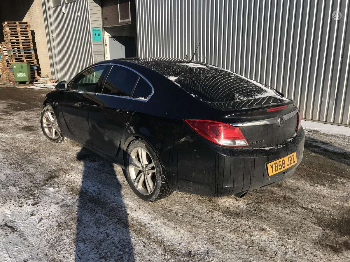 Opel Insignia dalimis