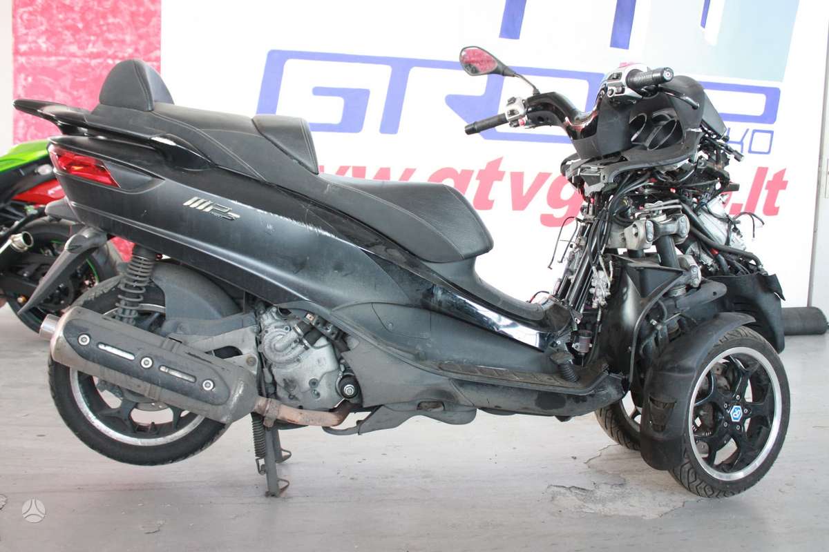 Piaggio MP3, scooters / mopeds