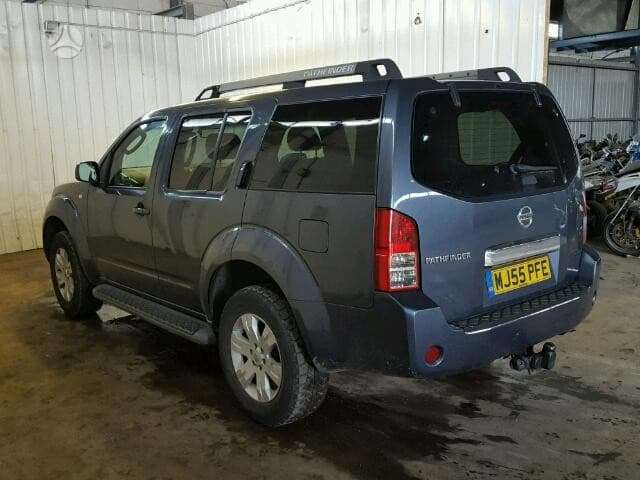 Nissan Pathfinder dalimis