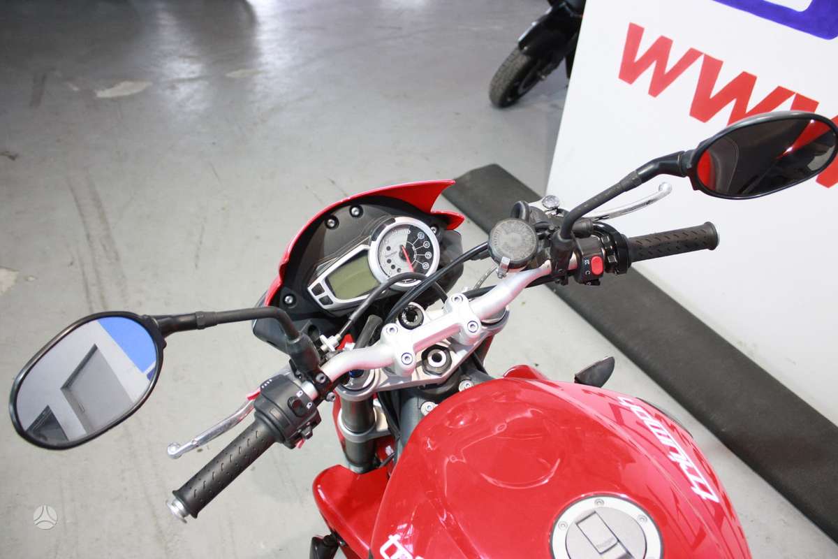 Triumph Street Triple, street / classic