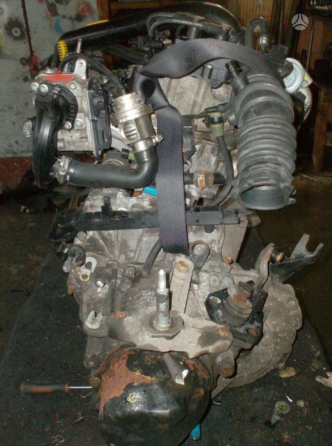 Renault Clio Variklis yra 1 2tb