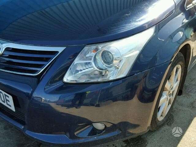 Toyota Avensis по частям