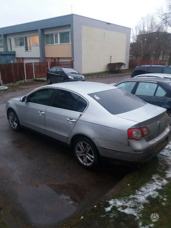 Volkswagen Passat dalimis. Is anglijos