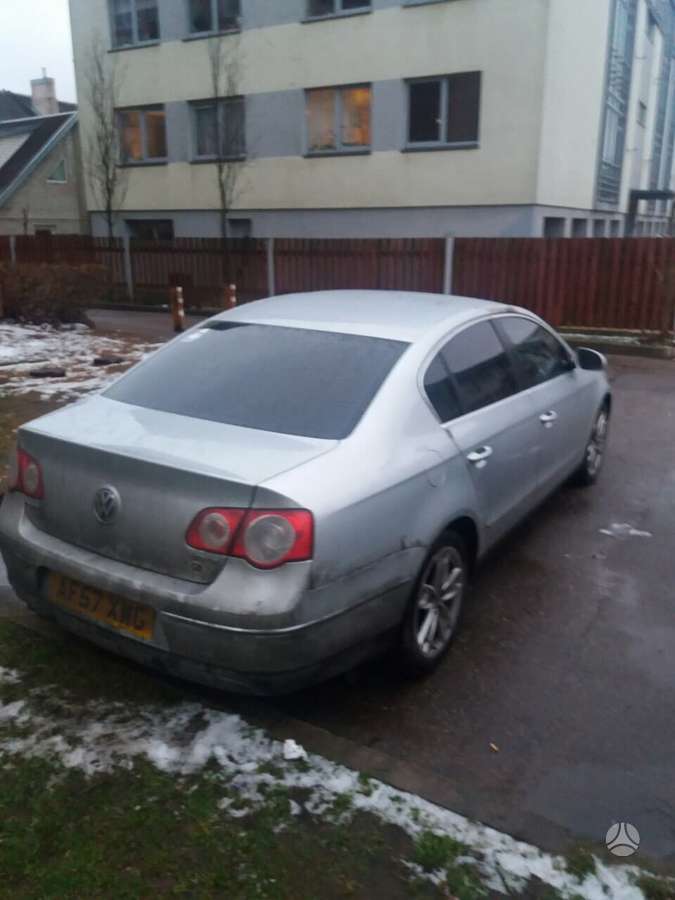 Volkswagen Passat dalimis. Is anglijos